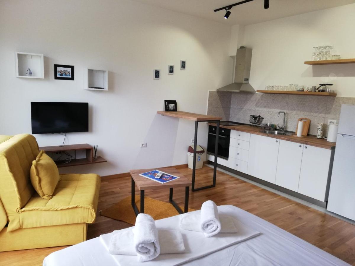 Gina And Nia Apartments Ülgün Dış mekan fotoğraf