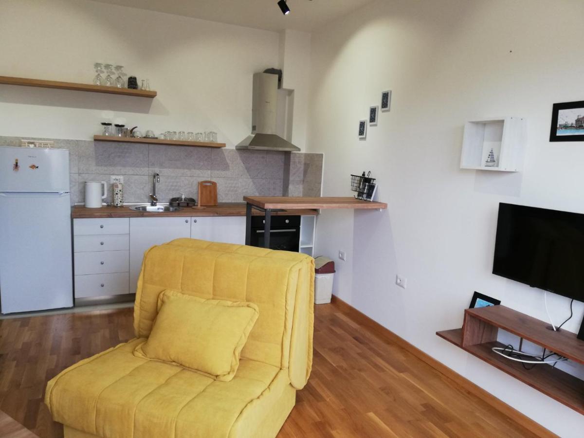 Gina And Nia Apartments Ülgün Dış mekan fotoğraf